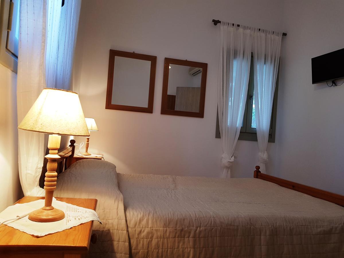 Theo'S Vacation Home Skyros Esterno foto